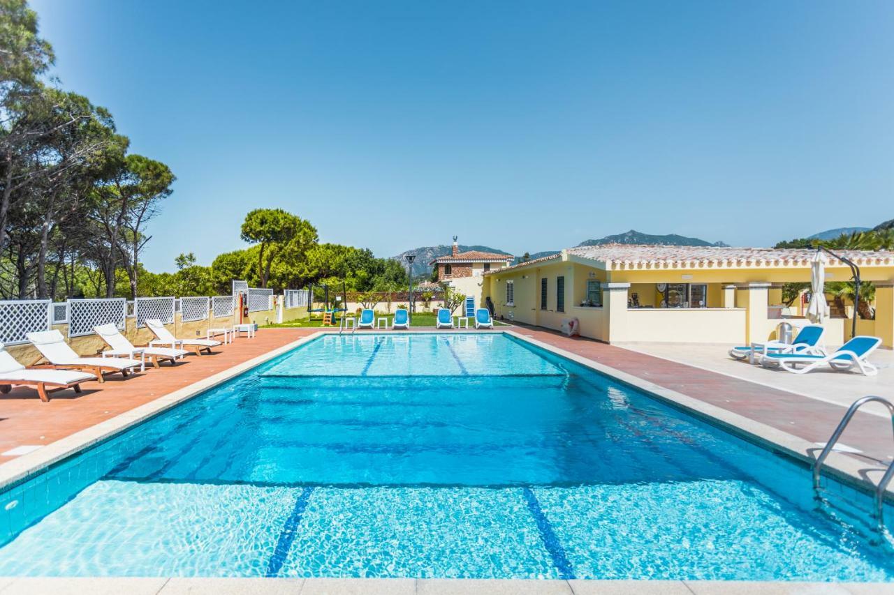 Hotel Fiore Di Maggio Villasimius Extérieur photo