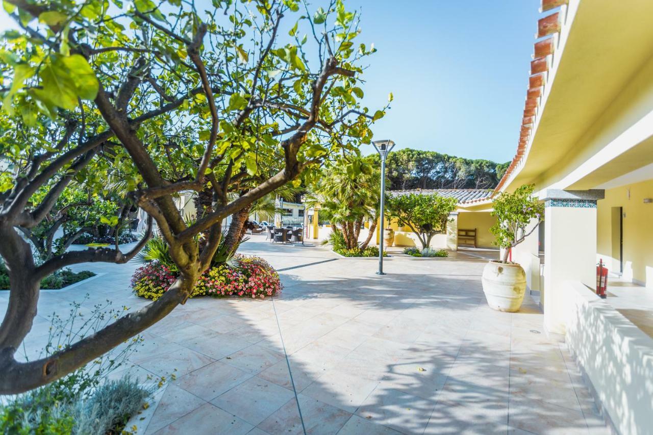 Hotel Fiore Di Maggio Villasimius Extérieur photo